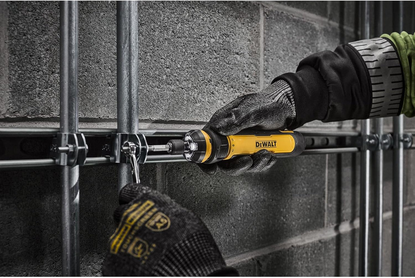 DEWALT 4V Cordless Screwdriver 15 PC Set (DWHT66719)