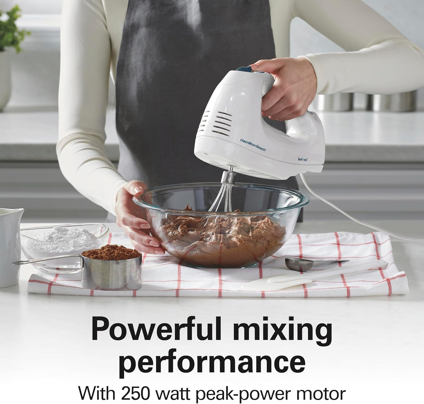 Hamilton Beach 6-Speed Electric Hand Mixer for Baking, 250W, QuickBurst, Snap-On Storage Case, Traditional Beaters & Whisk, White (62682G)