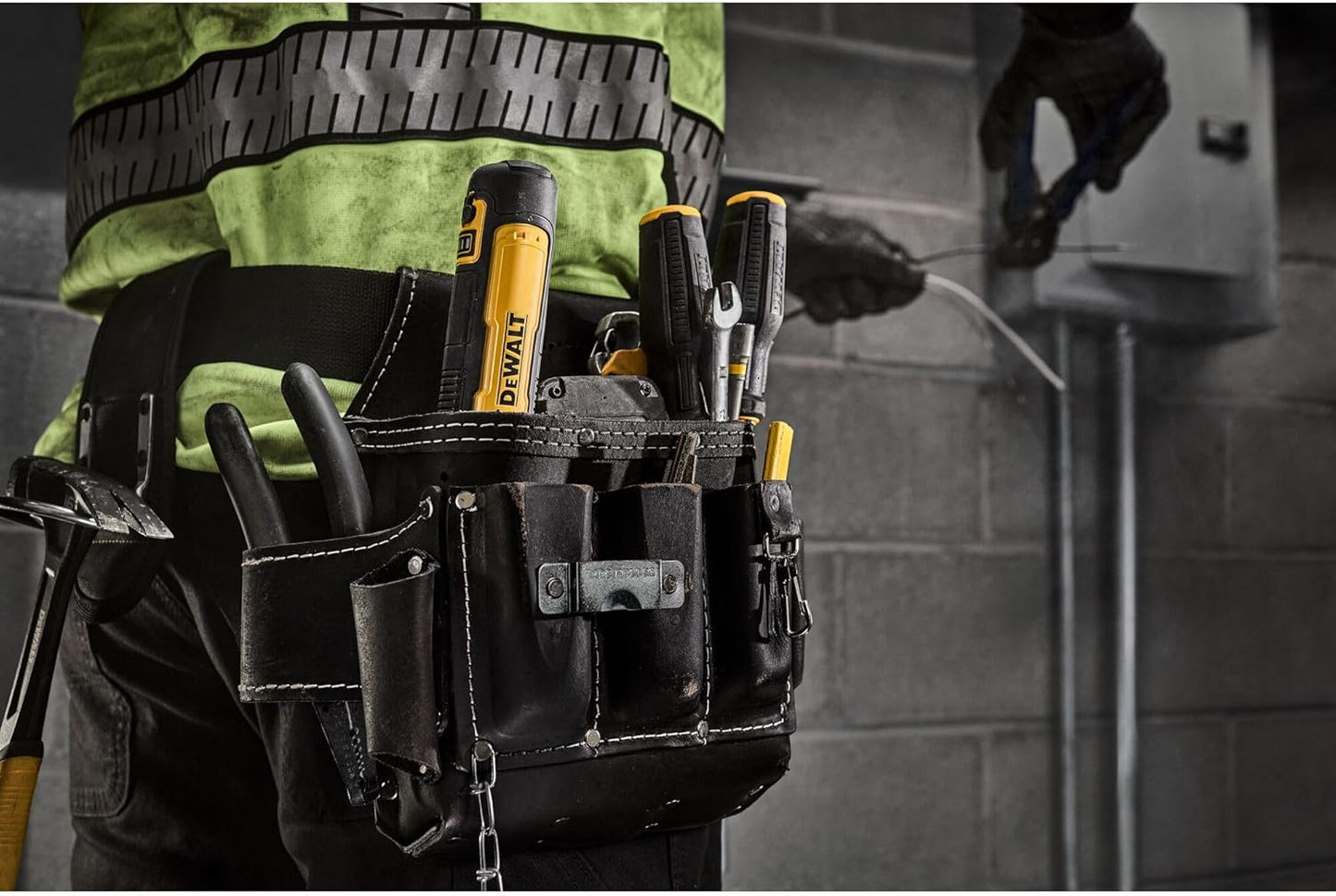 DEWALT 4V Cordless Screwdriver 15 PC Set (DWHT66719)